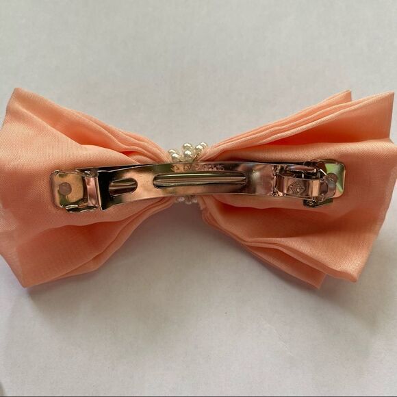 Set of 5 Hair Accessories - 1 Clip, 4 Scrunchies - Picture 3 of 4